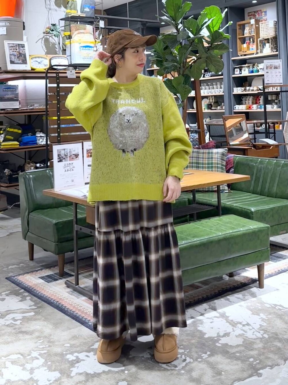 「ニット、andST秋コーデ、andST、niko and ...、スカート、ブーツ、ラフ、冬コーデ、おでかけ、着痩せ・細見え、カジュアル」｜「niko and...のオンブレーチェックティアードスカート（スカート、ブラウン系）」を使った、__ururi__さん（レディース・156cm）の秋コーディネートの2枚目の写真
