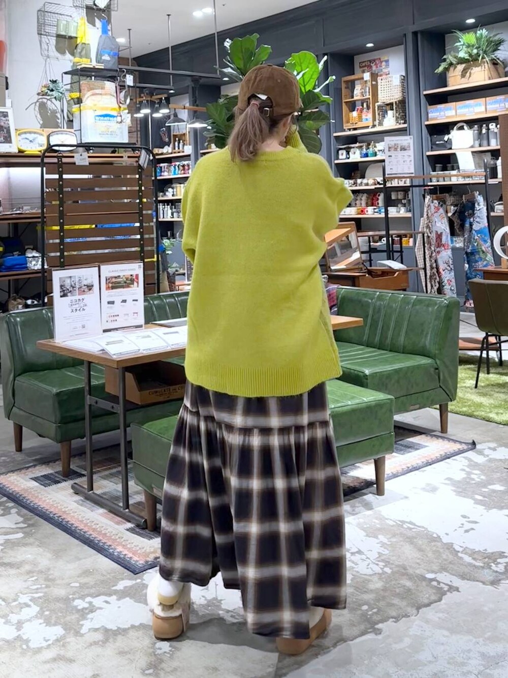 「ニット、andST秋コーデ、andST、niko and ...、スカート、ブーツ、ラフ、冬コーデ、おでかけ、着痩せ・細見え、カジュアル」｜「niko and...のオンブレーチェックティアードスカート（スカート、ブラウン系）」を使った、__ururi__さん（レディース・156cm）の秋コーディネートの5枚目の写真