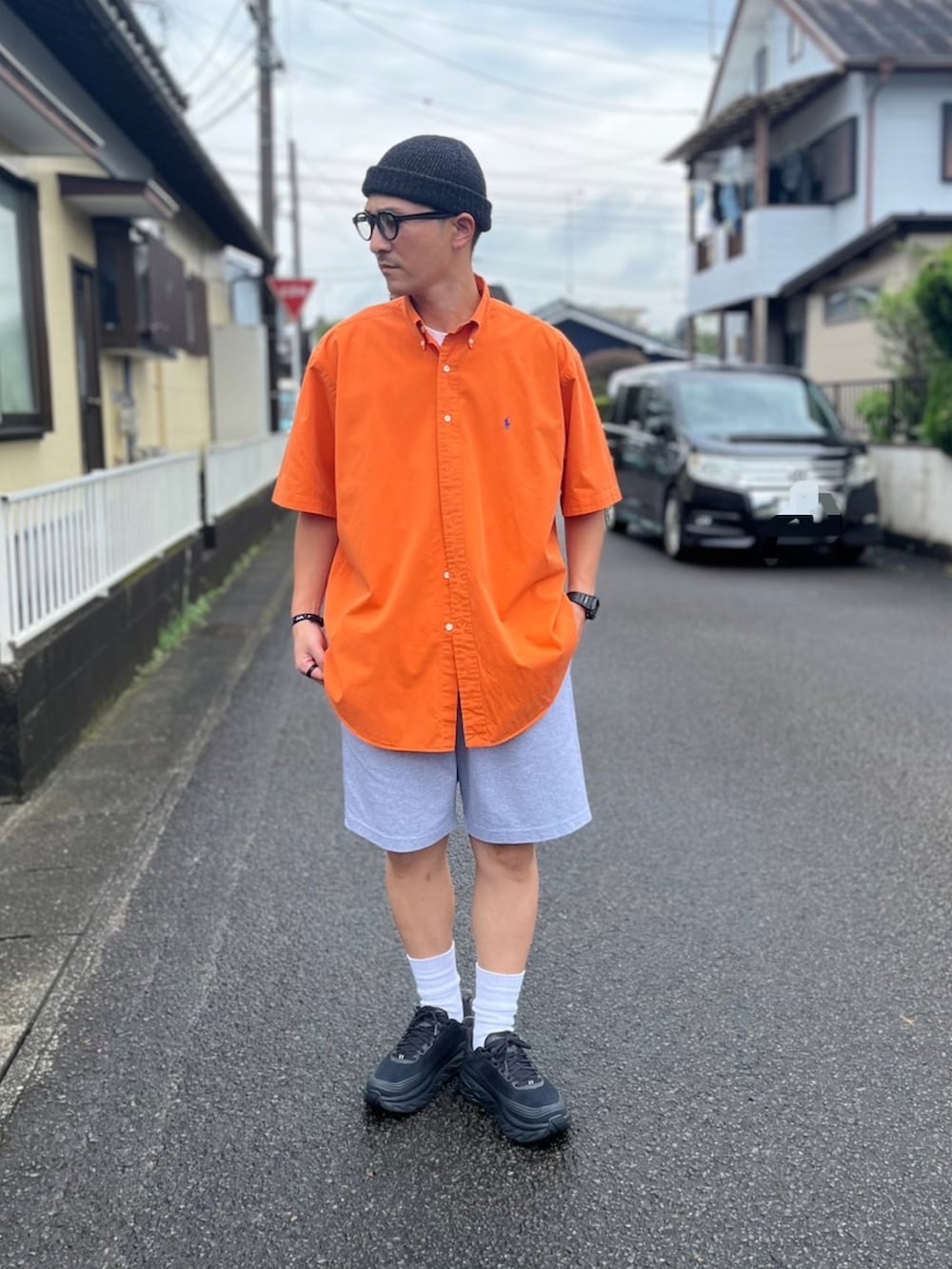 「古着MIX、夏コーデ、シンプル、白Tシャツ、お洒落さんとつながりたい、オレンジ、サマーニット、アメカジ、いいね、save、フォローお願いします🤑、ストリート、ストリートMIX、スニーカー、プチプラ、お出かけコーデ、休日スタイル」｜「RACALのSummer Paper Knit Roll Watch / サマー和紙ニットロールワッチ（ニットキャップ/ビーニー、ブラック系）」を使った、Hiromu®︎さん（メンズ・174cm）の夏コーディネートの2枚目の写真