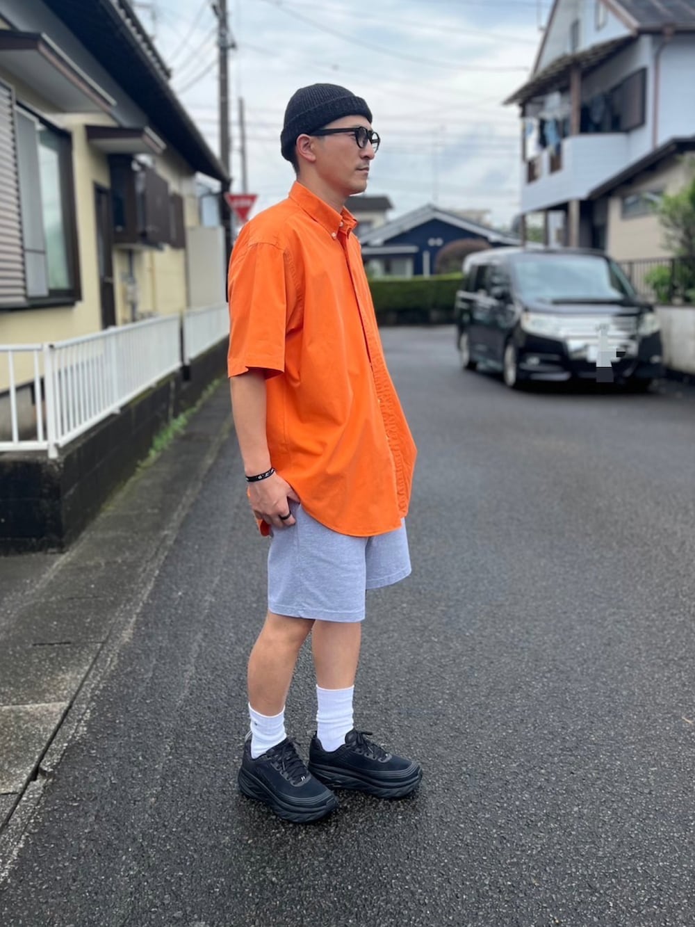 「古着MIX、夏コーデ、シンプル、白Tシャツ、お洒落さんとつながりたい、オレンジ、サマーニット、アメカジ、いいね、save、フォローお願いします🤑、ストリート、ストリートMIX、スニーカー、プチプラ、お出かけコーデ、休日スタイル」｜「RACALのSummer Paper Knit Roll Watch / サマー和紙ニットロールワッチ（ニットキャップ/ビーニー、ブラック系）」を使った、Hiromu®︎さん（メンズ・174cm）の夏コーディネートの3枚目の写真