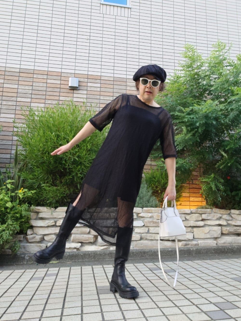 「秋コーデ、晩夏コーデ、ワンピース、キャミソール、あみあみトップス、メッシュワンピ」｜「ORiental TRafficのアイテム（ブーツ、ブラック系）」を使った、hiro_tさん（メンズ・160cm）の秋コーディネートの2枚目の写真