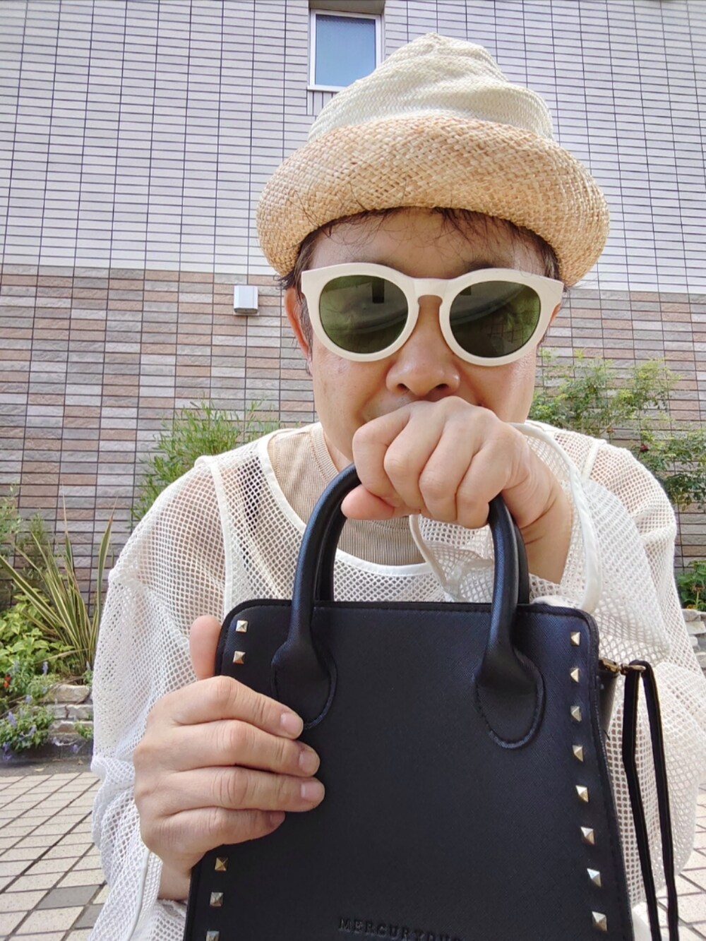 「アツいコーデ全部見せ、ワンピース、ノースリーブワンピース、メッシュトップス、スタッズバッグ、ソフトクリームハット、ソフトクリーム帽子、グルカサンダル」｜「ABC-MARTのABC SELECT エービーシーセレクト PL GURKHA SND 8 プラットグルカサンダル 8 W2024 BLACK（サンダル、ブラック系）」を使った、hiro_tさん（メンズ・160cm）の夏コーディネートの5枚目の写真
