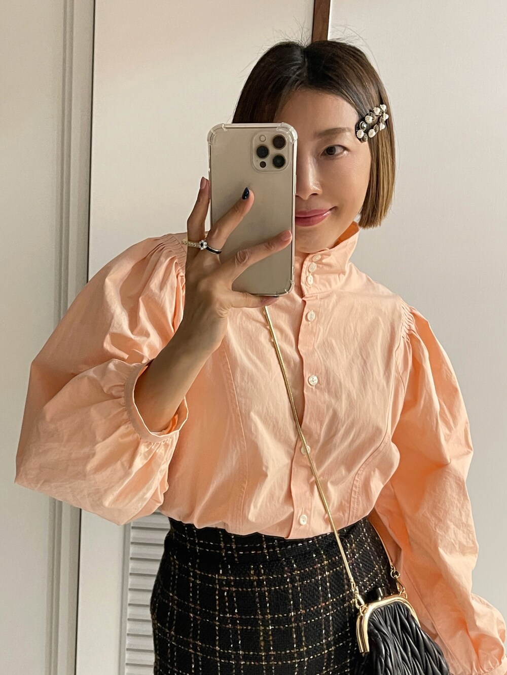 その他のシャツ/ブラウスを着用したレディースの冬コーディネートの3枚目の写真