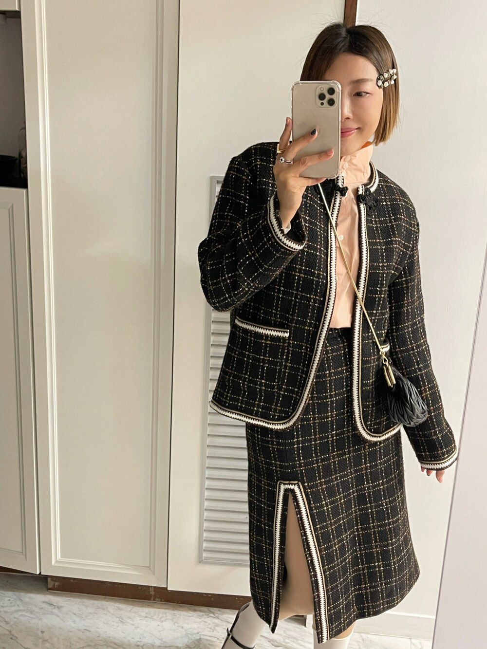 その他のシャツ/ブラウスを着用したレディースの冬コーディネートの4枚目の写真