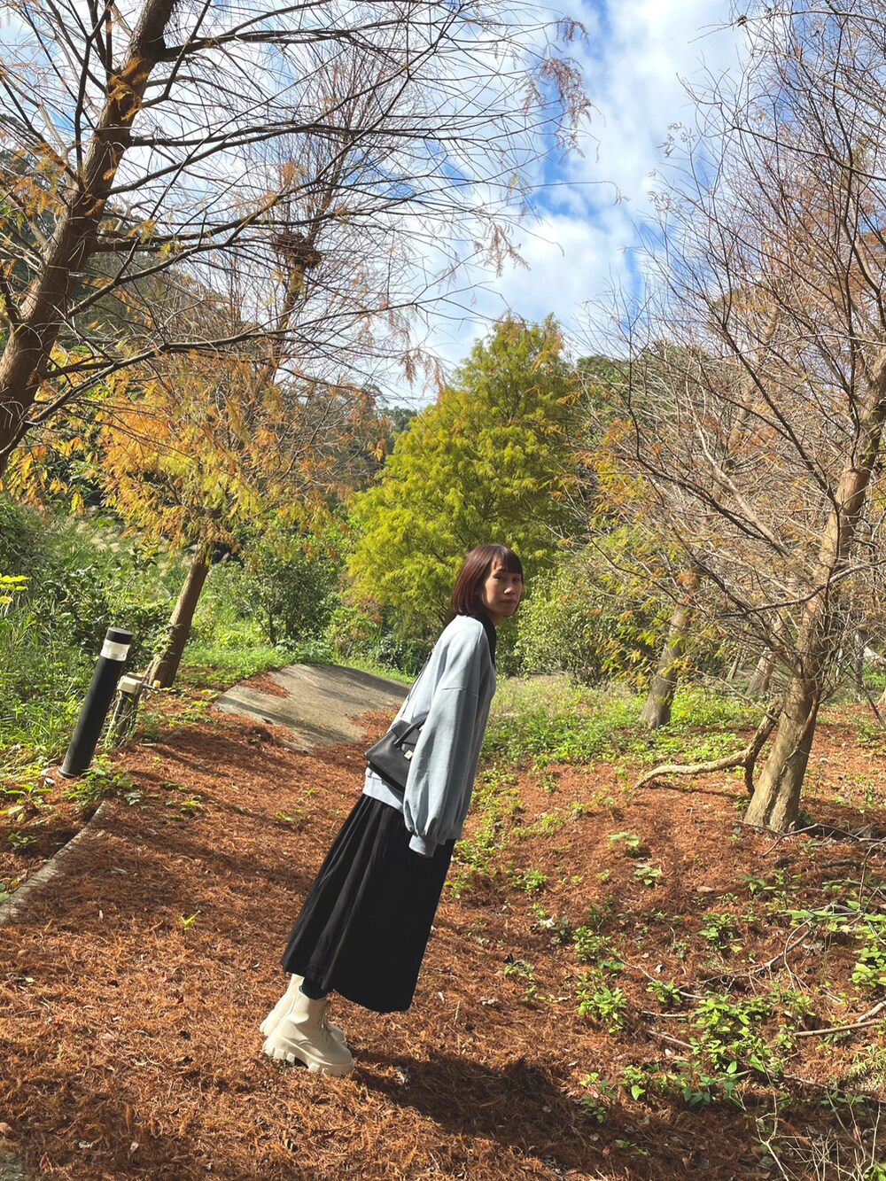 「MEIER.Qのアイテム（ワンピース、ブラック系）」を使った、かかさん（レディース・161cm）の冬コーディネートの2枚目の写真