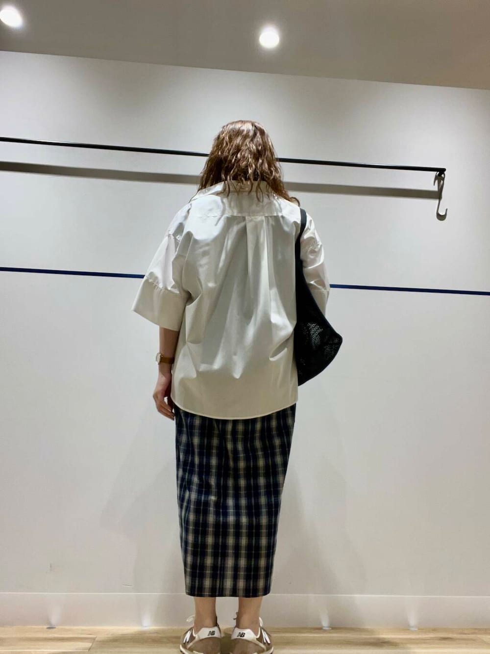 「大人カジュアル、urbanresearchdoors、ママコーデ、URBANRESEARCH、newarrival、doors、30代、お出掛けコーデ、ur、旬、高身長、旅行コーデ、パルコヤ上野、164センチ、30代コーディネート」|「BAICYCLON by BagjackのBAICYCLON by bagjack MESH SHOULDER BAG S(ショルダーバッグ、ブラック系)」を使った、asamiさん(レディース・164cm)の夏コーディネートの3枚目の写真