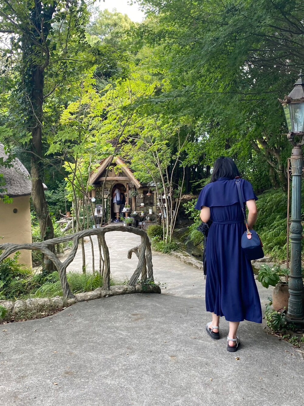 その他のワンピースを着用したレディースの夏コーディネートの2枚目の写真