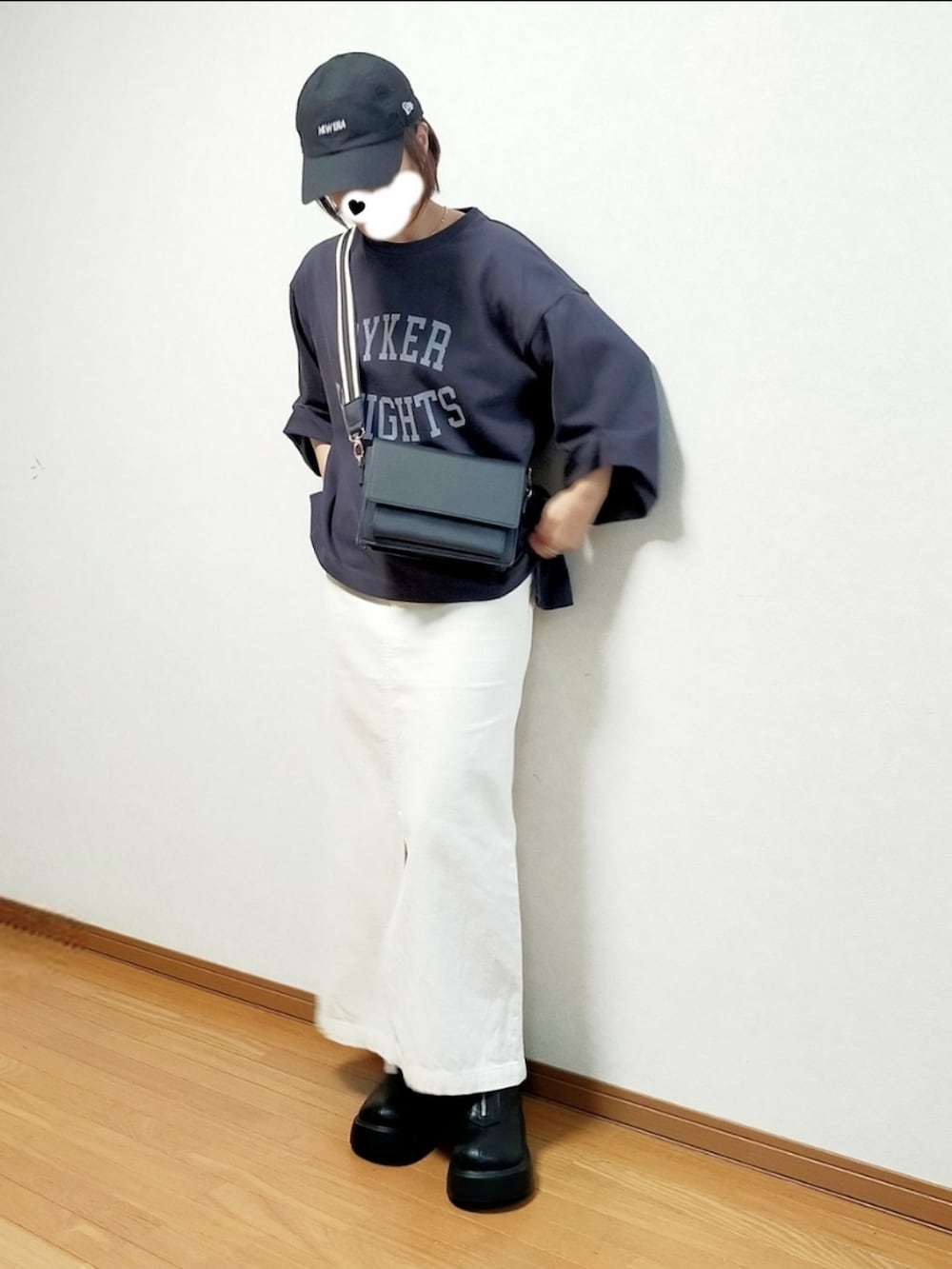 ã°ã¬ãŒç³»ã®Tã·ã£ã/ã«ãããœãŒããã©ãã¯ç³»ã®ããŒãããã©ãã¯ç³»ã®ã·ã§ã«ããŒããã°ãççšããã¬ãã£ãŒã¹ã®ç§ã³ãŒãã£ããŒãã®2æç®ã®åç