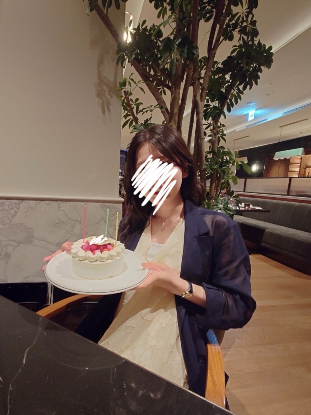「夏コーデ、大人かわいい、夏ファッション、休日スタイル、シンプル、ワンピーススタイル、ノースリーブ、ノースリーブワンピース」｜「titivateのシアージャガードVネックワンピース（ワンピース、ホワイト系）」を使った、NAO☺︎さん（レディース・159cm）の夏コーディネートの3枚目の写真