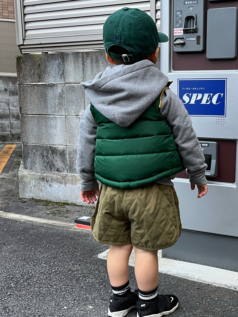 「冬のコーデ、おやこーで。、ミニスカート、キルティングスカート、キルティングパンツ、ロングブーツ、ハーフジップ、ファーベスト、ラルフローレン、Ralph Lauren」|「w closetのスウェット衿付きハーフZIPプルオーバー(スウェット、ホワイト系)」を使った、mai✺maiさん(レディース・158cm)の冬コーディネートの3枚目の写真