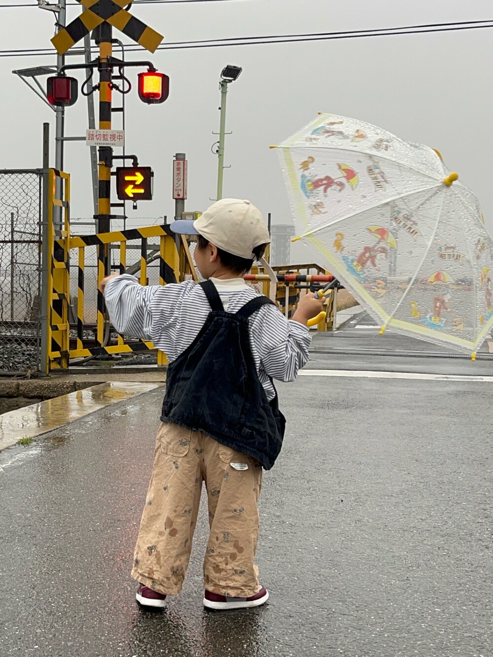 「おやこーで。、キャップ、春カラー、ボーダー、スニーカー、NIKE、レイヤードスタイル」｜「FREAK'S STOREのフクレマルチWAYギャザー付けフリル/付け襟（付け襟、ベージュ系）」を使った、mai✺maiさん（レディース・158cm）の冬コーディネートの3枚目の写真
