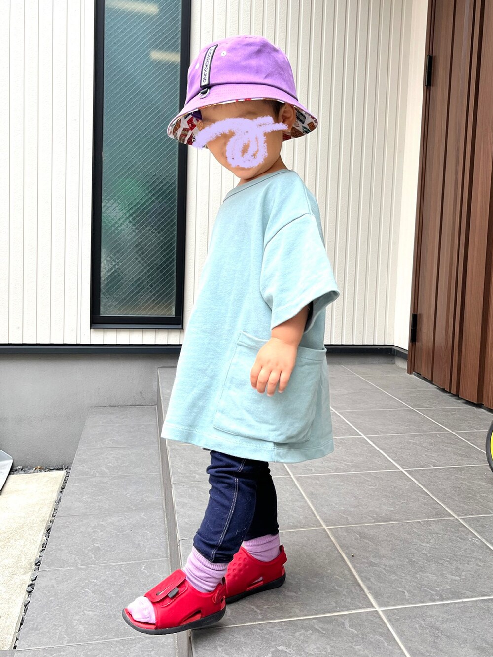 「デニムっていいよね、やっぱりデニムが好き、ハット、オーバーサイズ、紫、水色、monmimi、男の子、2歳」｜「Birthdayのアイテム（ハット、パープル系）」を使った、mai✺maiさん（キッズ・80cm）の夏コーディネートの3枚目の写真
