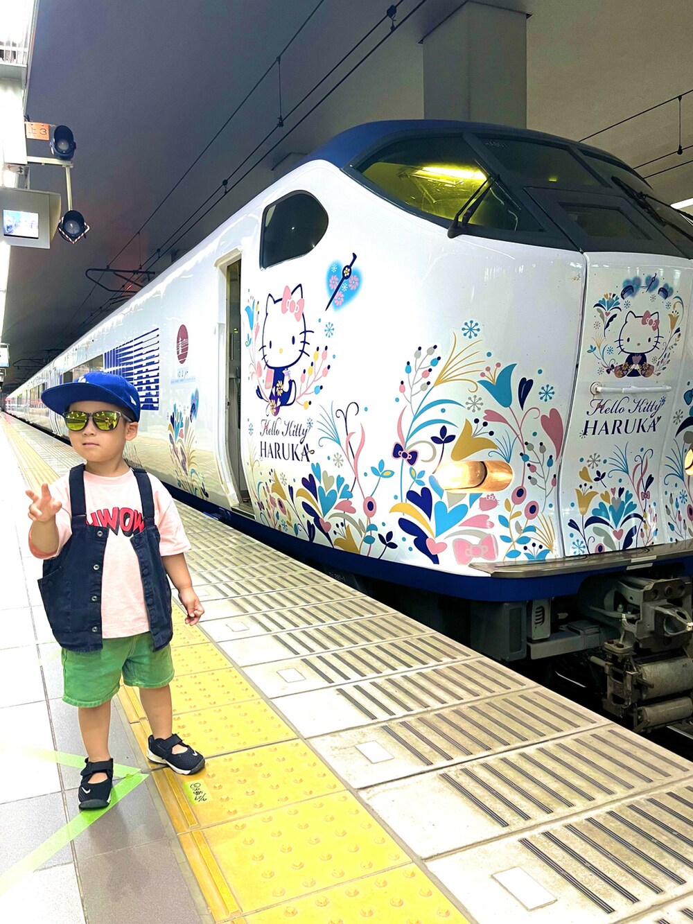 「このスタイルがお気に入り、ロゴT、ピンク、B:MING by BEAMS、bmingbybeams、ビーミングbyビームス、フロントプリント、小鉄、鉄オタ、電車、スニーカー、NIKE、エアリフト、デニム」｜「B:MING by BEAMSのB:MING by BEAMS / フロント プリント Tシャツ（100～140cm）（Tシャツ/カットソー、ピンク系）」を使った、mai✺maiさん（キッズ・90cm）の夏コーディネートの3枚目の写真