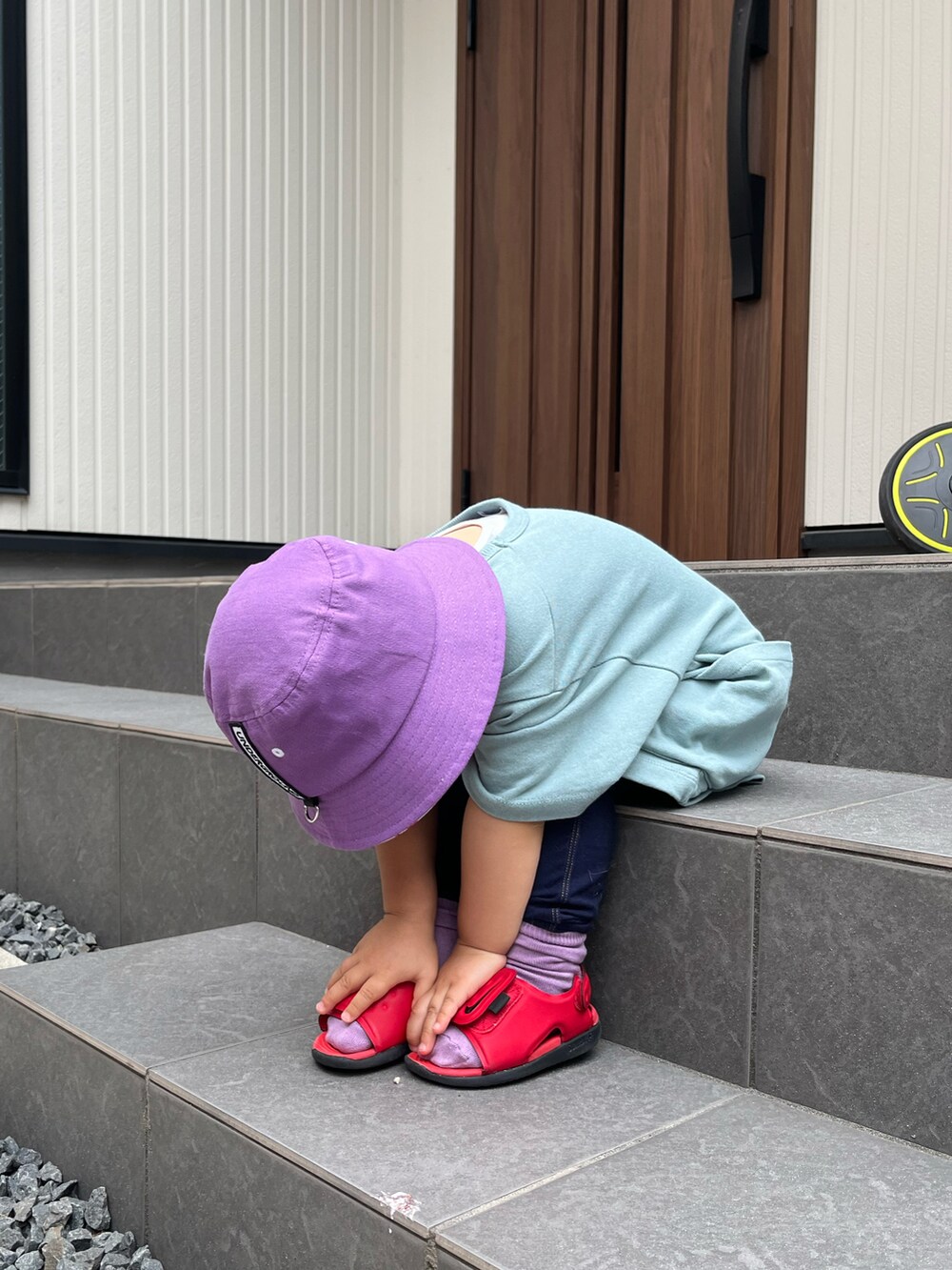 「デニムっていいよね、やっぱりデニムが好き、ハット、オーバーサイズ、紫、水色、monmimi、男の子、2歳」｜「Birthdayのアイテム（ハット、パープル系）」を使った、mai✺maiさん（キッズ・80cm）の夏コーディネートの2枚目の写真