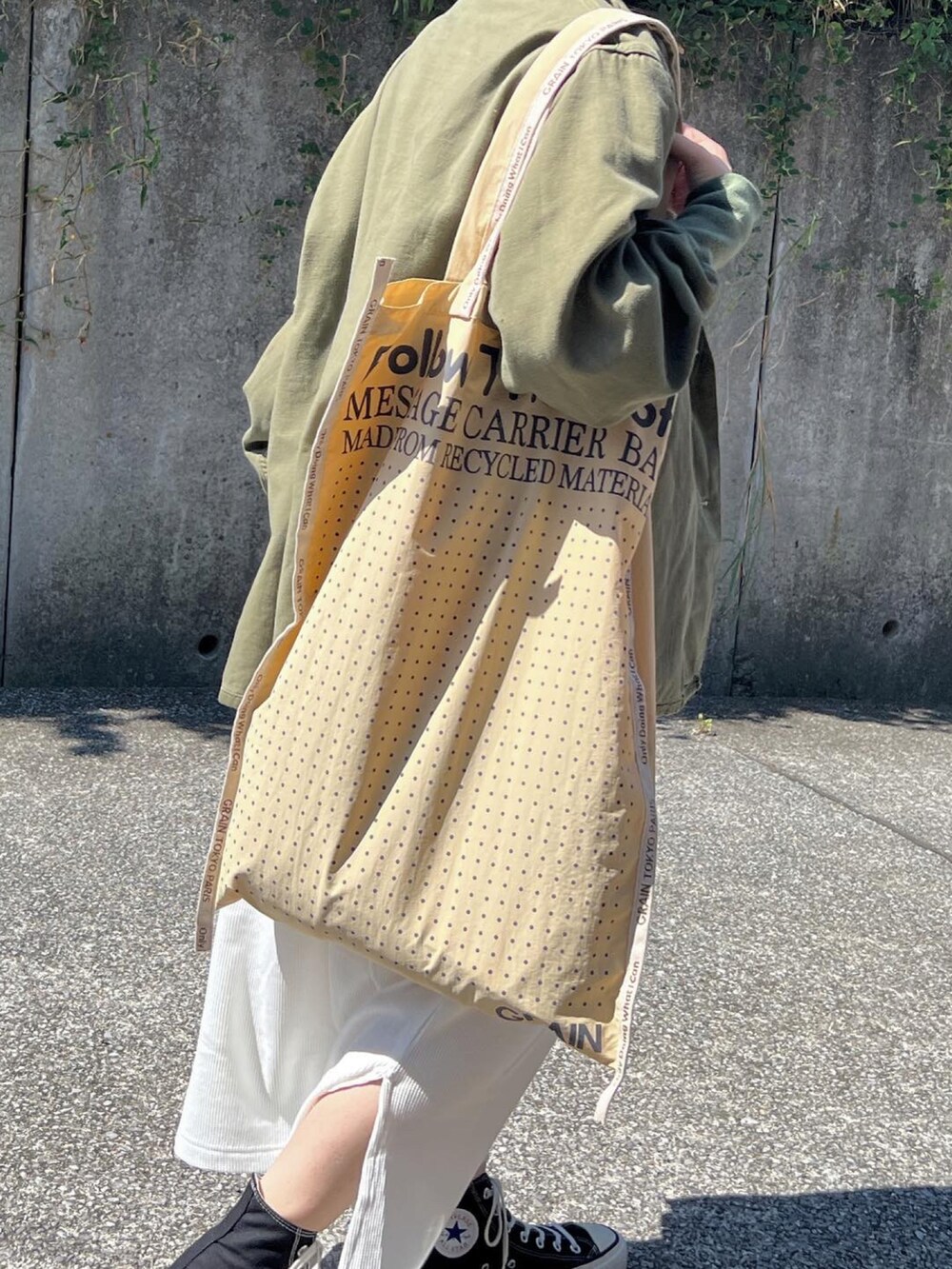 「オトナカジュアル、秋服準備はじめました、秋のコーデ、楽チンコーデ、秋服コーデ、軍モノ、USARMY、converse、低身長、秋冬コーデ」｜「porte vintageの70s usarmy chemical protective shirt（ミリタリージャケット、グリーン系）」を使った、ともさん（レディース・153cm）の秋コーディネートの3枚目の写真