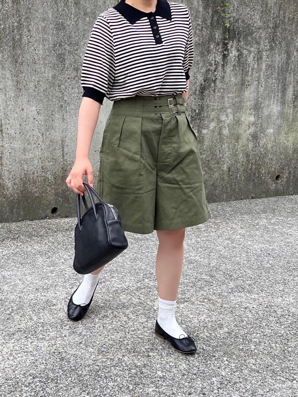 「低身長コーデ、休日スタイル、オトナ女子、低身長、グルカショーツ、ショートパンツ、ハーフパンツ、バレエシューズ、カンカン帽」｜「Plaireのアイテム（帽子、ベージュ系）」を使った、ともさん（レディース・153cm）の夏コーディネートの2枚目の写真