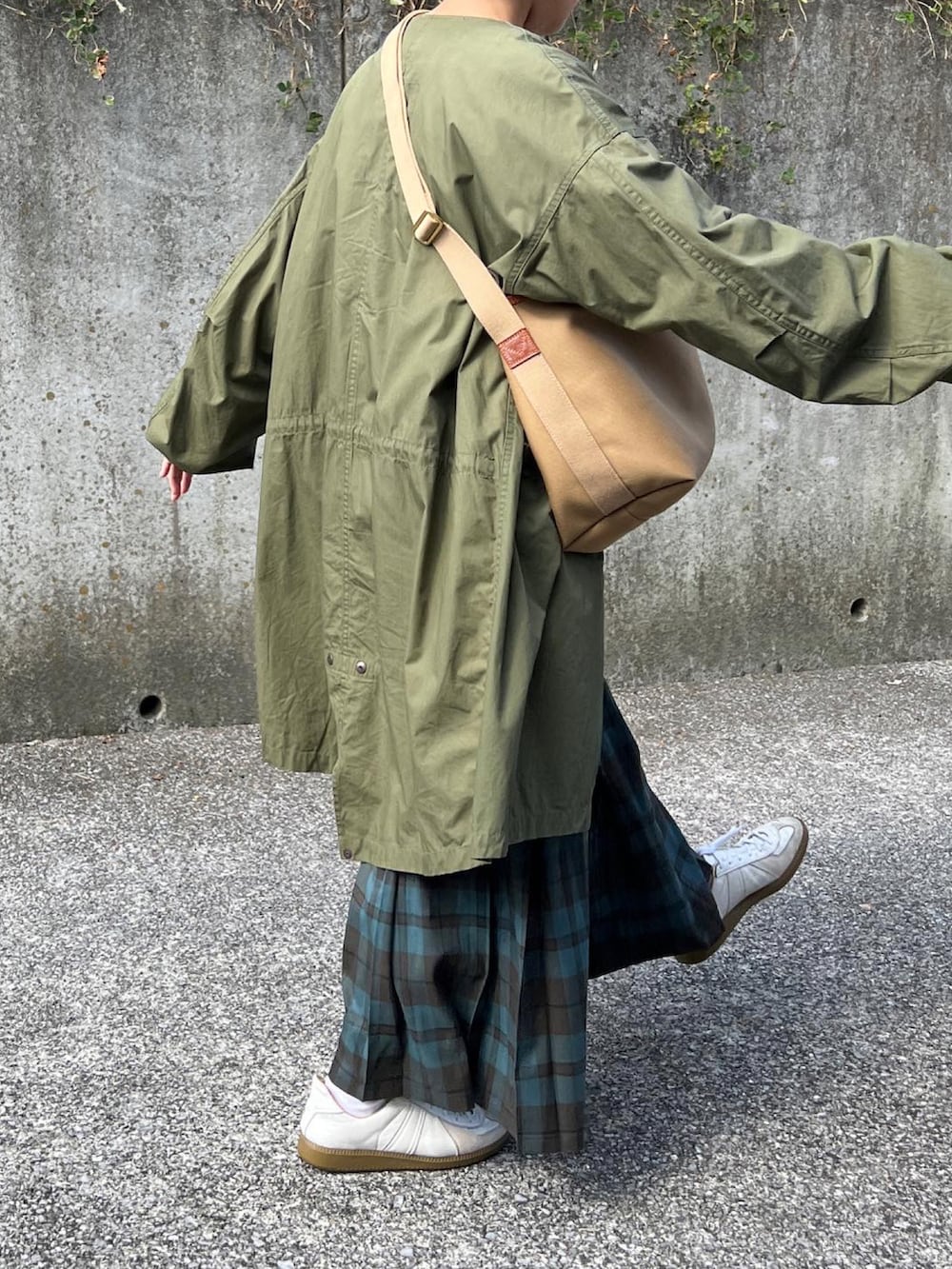 ともさんの「FIELD PARKER（THE SHINZONE）」を使ったコーディネートの2枚目の写真