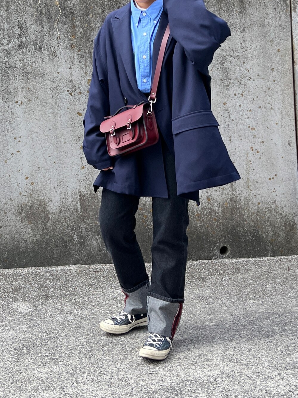 「#春コーデ、オトナカジュアル、パンツスタイル、春服みてみて、ジャケット、デニムパンツ、大人コーデ、きれいめカジュアル、低身長コーデ、converse」｜「DAIWA PIER39のW's TECH DOUBLE-BREASTED JACKET TROPICAL（ジャケット/アウター、ブルー系）」を使った、ともさん（レディース・153cm）の春コーディネートの2枚目の写真
