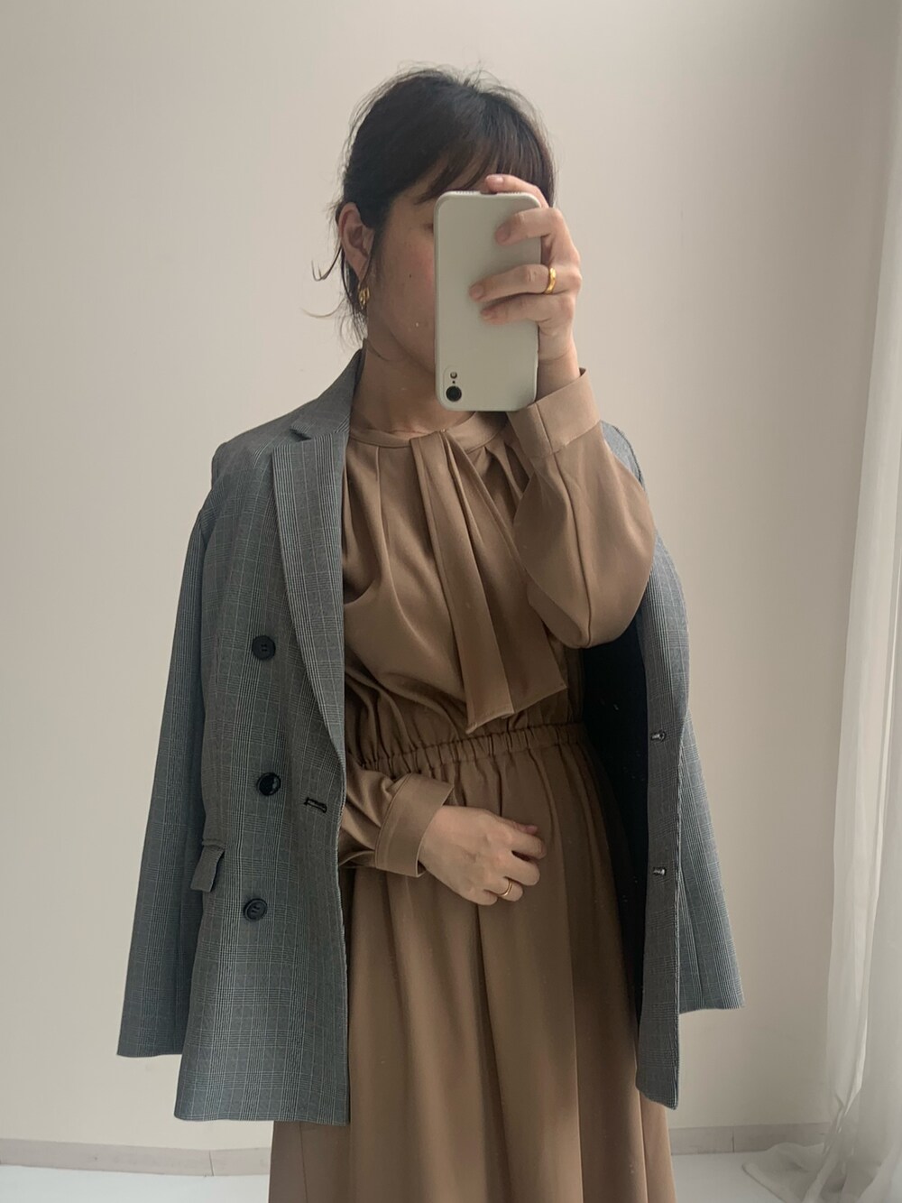 「レディースファッション、レギュラー、スタッフ、秋イベントコーデ、30代、働く服、ジャケット、秋コーデ」｜「7days Life Stylingの【セットアップ対応・洗える】ダブルブレストテーラードジャケット（上下別売・360°ストレッチシリーズ）（スーツジャケット、ブラウン系）」を使った、たかゆかさん（レディース・154cm）の夏コーディネートの3枚目の写真