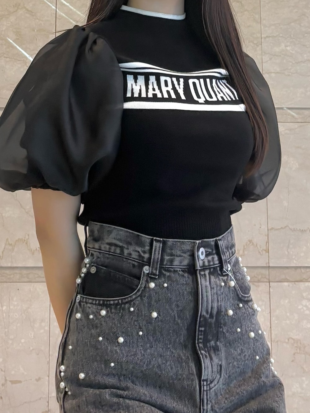 「MERCURYDUOのパールデニムパンツ（デニムパンツ、ブラック系）」を使った、NANAさん（レディース・155cm）の春コーディネートの7枚目の写真