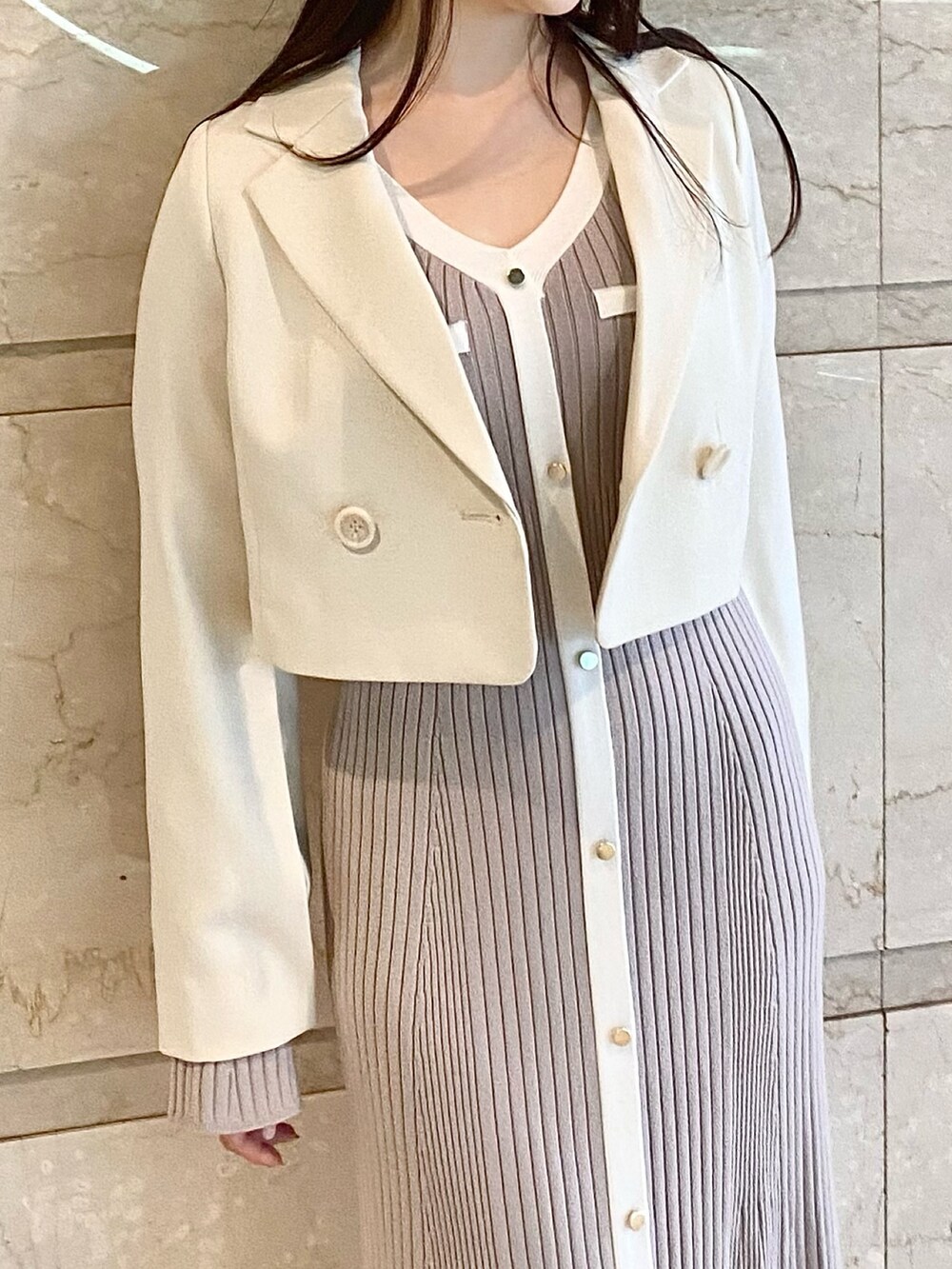 「MERCURYDUOのバイカラーリブマーメイドニットワンピース（ワンピース、ピンク系）」を使った、NANAさん（レディース・155cm）の冬コーディネートの5枚目の写真
