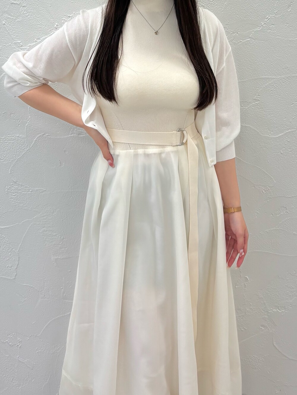 「MERCURYDUOのオーガンジーニットドッキングワンピース（ワンピース、ホワイト系）」を使った、NANAさん（レディース・155cm）の夏コーディネートの5枚目の写真