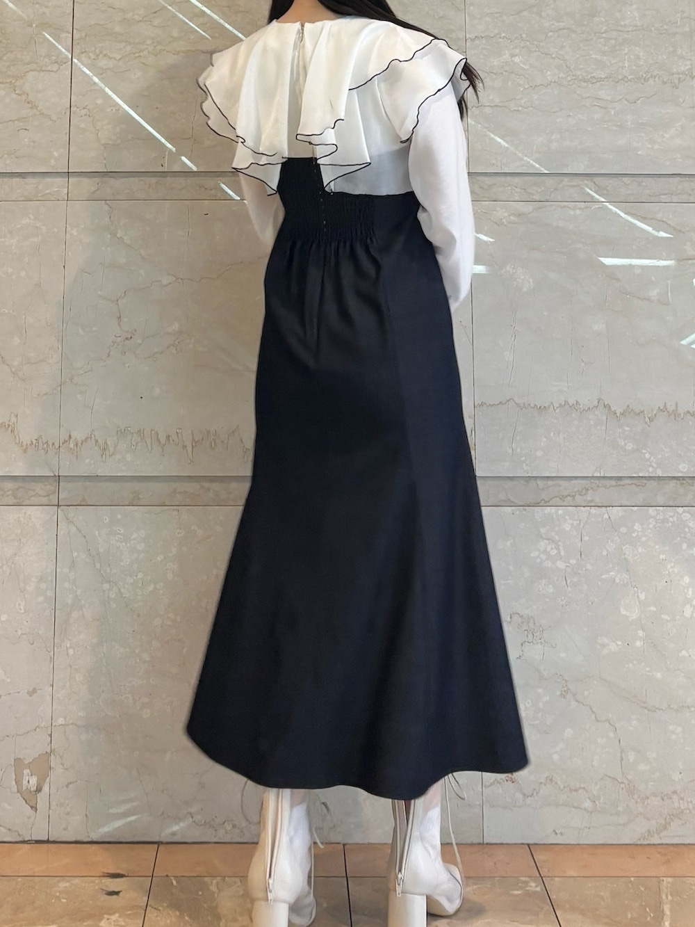 「MERCURYDUOのボリュームラッフル配色ドッキングワンピース（ワンピース、ブルー系）」を使った、NANAさん（レディース・155cm）の春コーディネートの5枚目の写真