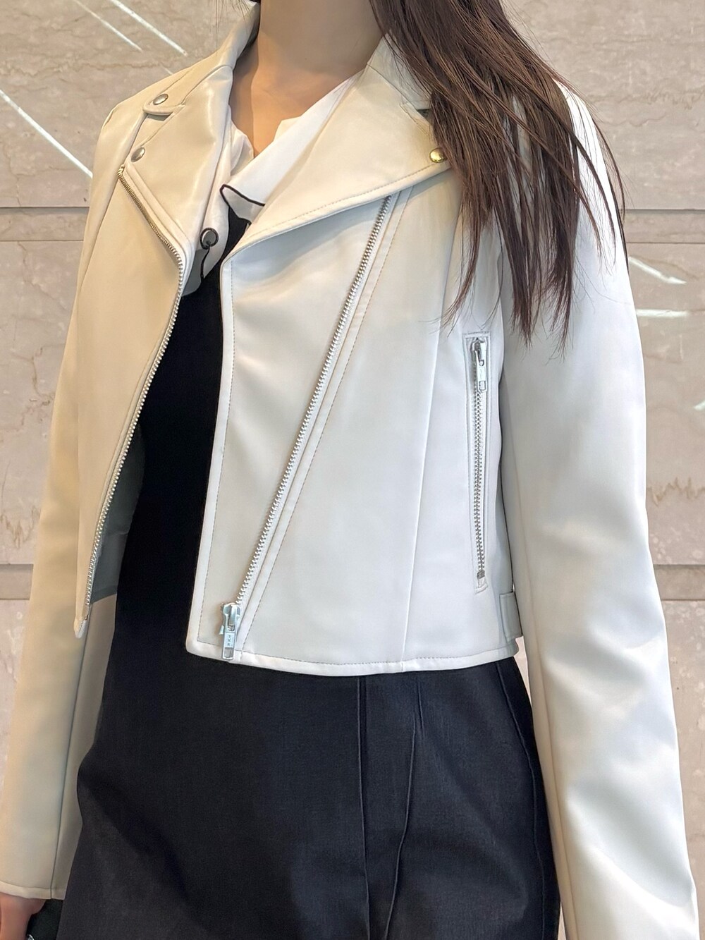 「MERCURYDUOのボリュームラッフル配色ドッキングワンピース（ワンピース、ブルー系）」を使った、NANAさん（レディース・155cm）の春コーディネートの5枚目の写真