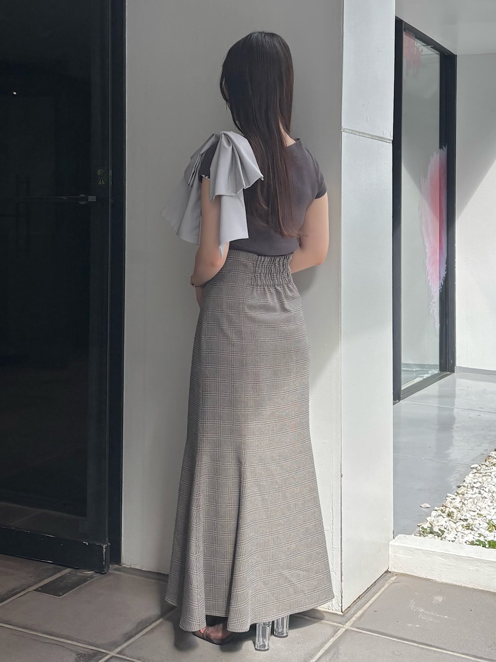 「MERCURYDUOのフロントZIPマーメイドスカート（スカート、その他）」を使った、NANAさん（レディース・155cm）の夏コーディネートの4枚目の写真
