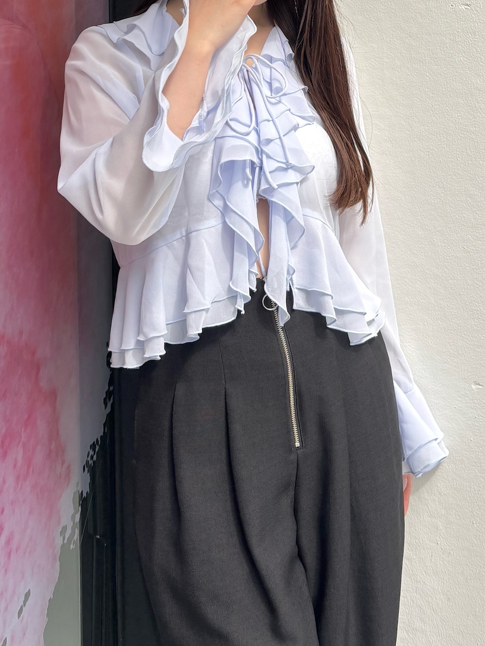 「MERCURYDUOのハイウエストコルセットパンツ（その他パンツ、ブラック系）」を使った、NANAさん（レディース・155cm）の夏コーディネートの6枚目の写真