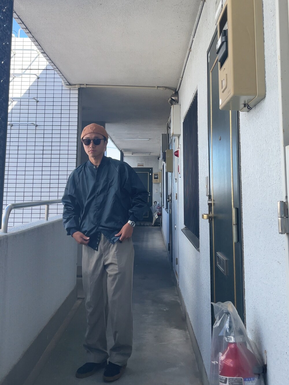 「秋っぽコーデ更新中、古着MIX、秋のコーデ、メンズコーデ、お出かけコーデ、軍モノ」｜「no brandのアイテム（スラックス、ベージュ系）」を使った、kaikaicode3150さん（メンズ・175cm）の秋コーディネートの2枚目の写真