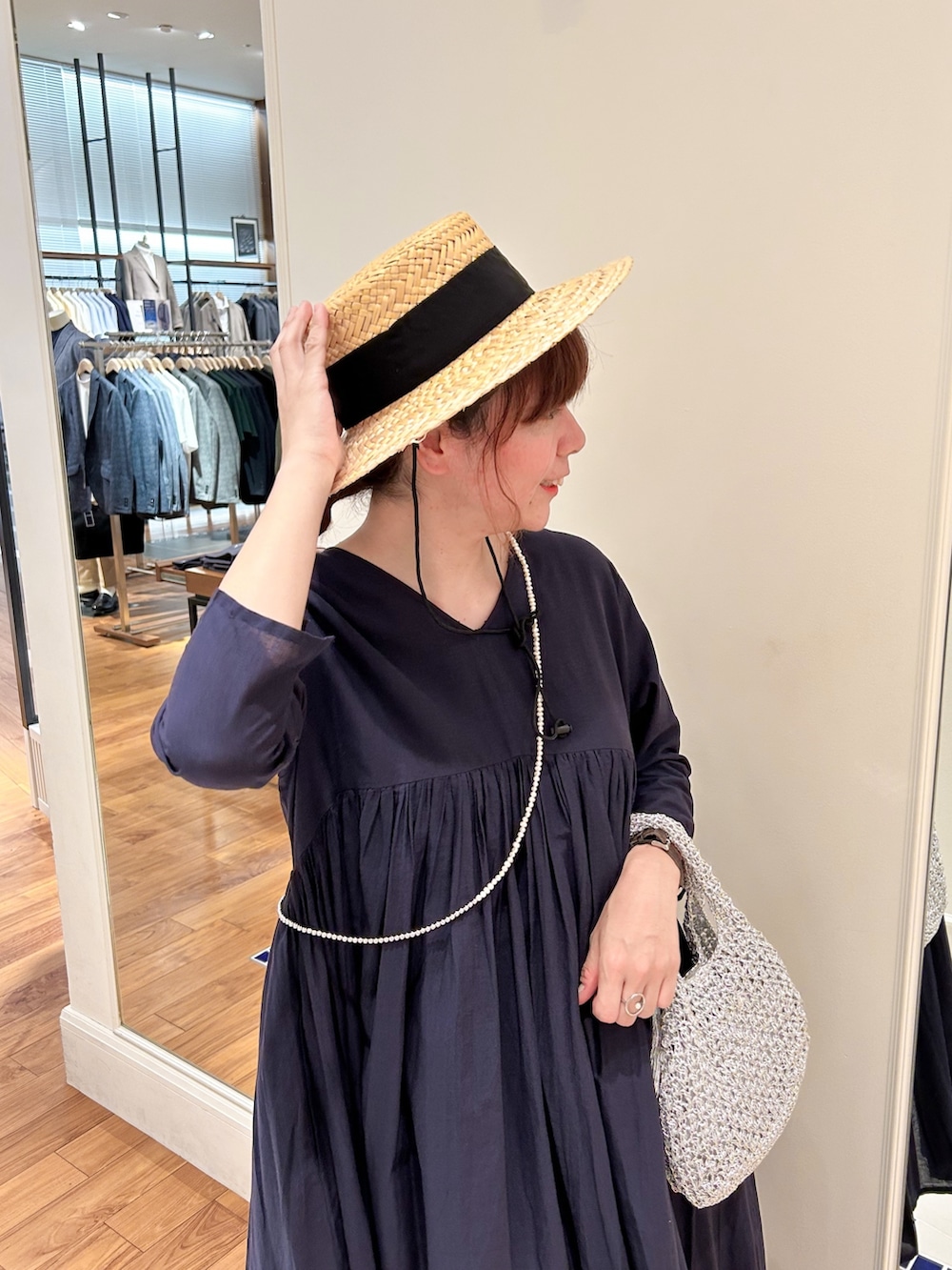「お出かけコーデ、初夏コーデ、休日スタイル、デートコーデ、カンカン帽、デニム、スニーカー、リラックススタイル、ノーリーズ、リエミラー、NOLLEY'S、旅行コーデ、ワンピース、ゆったりコーデ」｜「Rie Millerのスリットフレアハイウエストデニム（デニムパンツ、ブルー系）」を使った、haraponさん（レディース・163cm）の春コーディネートの2枚目の写真