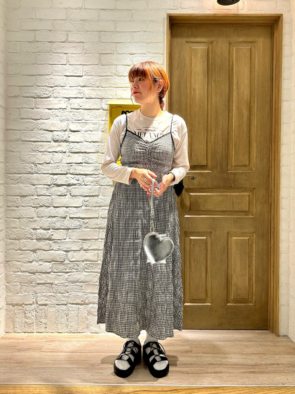 レディースの夏コーディネートの3枚目の写真