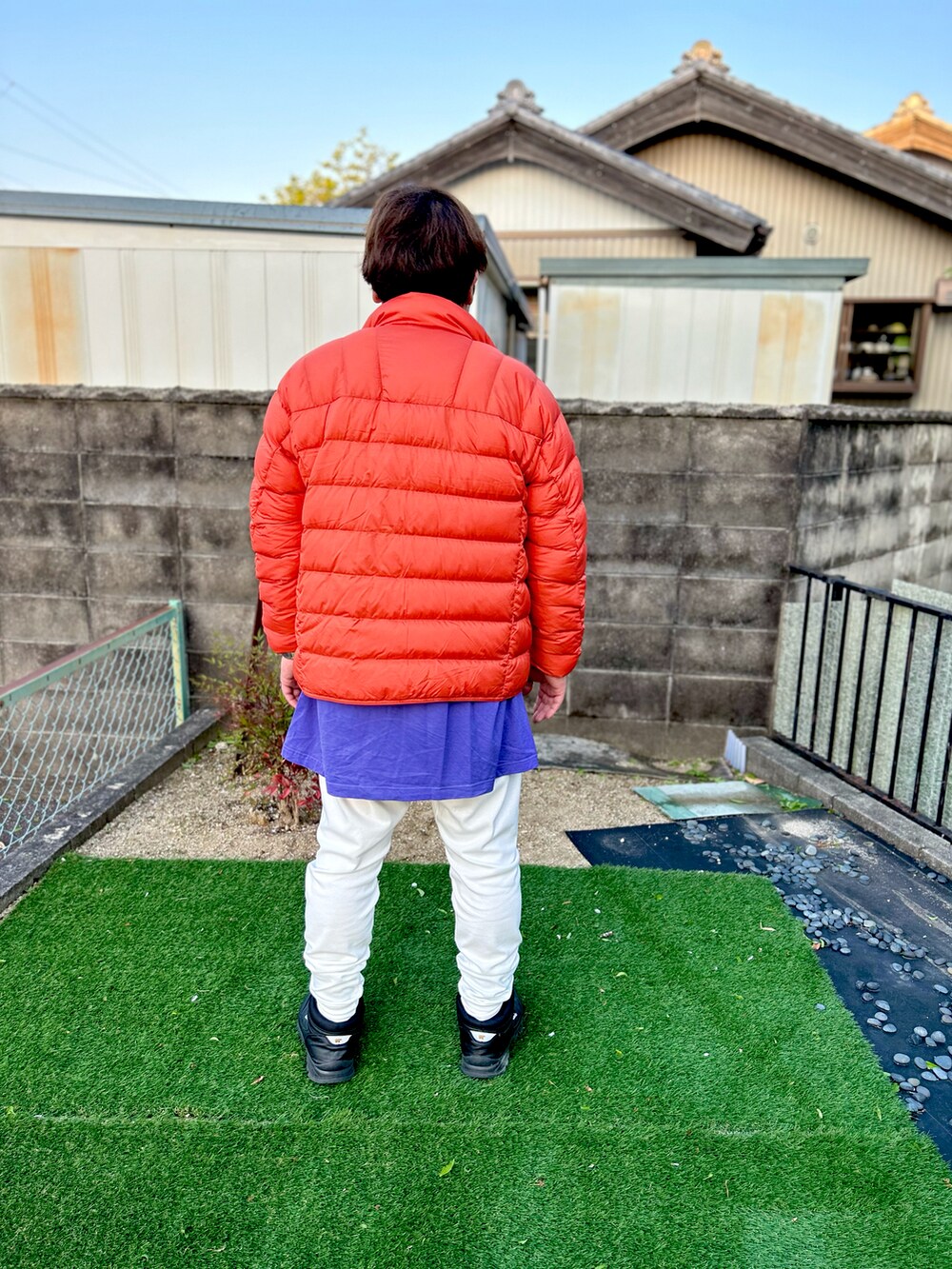 「Rocky Monroeのアイテム（スウェットパンツ、ホワイト系）」を使った、osamu0501さん（メンズ・165cm）の春コーディネートの4枚目の写真