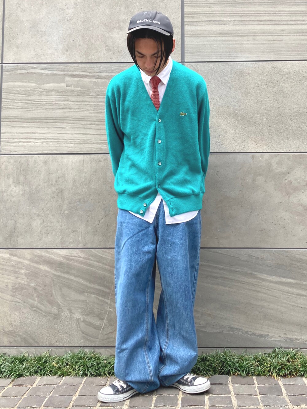 「カーディガン、プチプラ、古着MIX、古着、ootd、マイケルコース、キャップ、シンプルコーデ、休日スタイル、カラーニット、ニット、STOP 誹謗中傷、ネクタイ、低身長、オトナカジュアル」|「CONVERSE ALL STARのCONVERSE / ALL STAR J HI(スニーカー、ブラック系)」を使った、 松波 侑亮さん(メンズ・164cm)の冬コーディネートの4枚目の写真