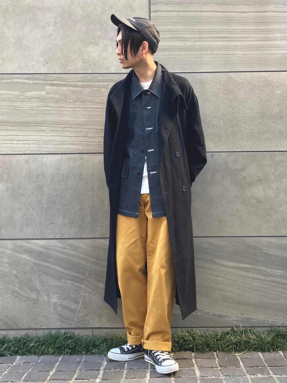 「コート、デニム、カラーパンツ、キャップ、冬コーデ、スニーカーコーデ、モード、ペインターパンツ、ootd、EDWIN、シンプルコーデ、カジュアルコーデ、いいね、save、フォローお願いします🤑、マイベストコーデ2021、STOP 誹謗中傷」｜「CONVERSE ALL STARのCONVERSE / ALL STAR J HI（スニーカー、ブラック系）」を使った、 松波 侑亮さん（メンズ・164cm）の冬コーディネートの3枚目の写真