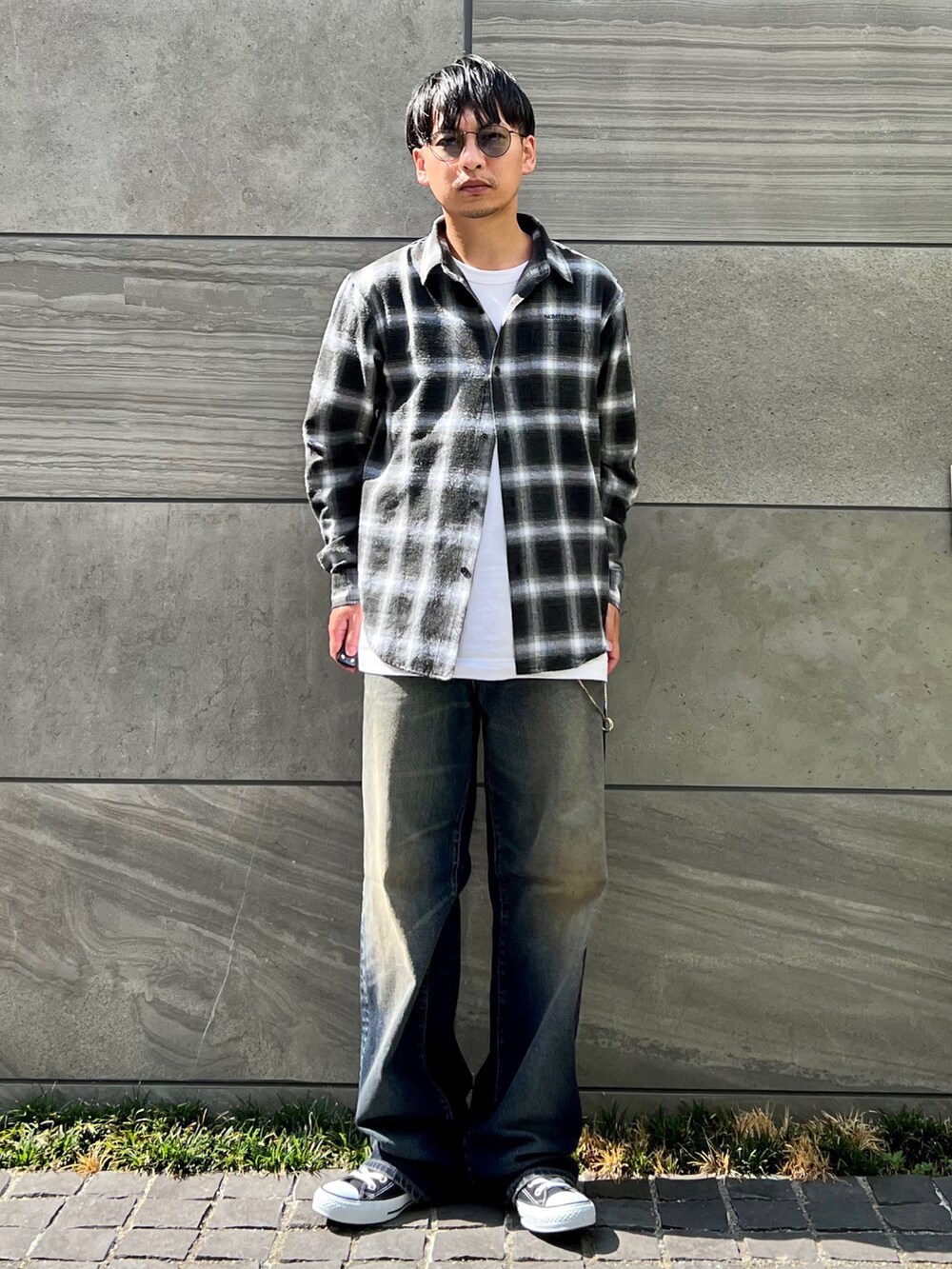 「joker、PR、JOKERアンバサダー、提供、エドウィン、edwinjapan、edwin」｜「SOMEDIFFの【SOMEDIFF】ピグメント加工オンブレチェックネルシャツ メンズ ブロックチェック 長袖シャツ ビッグシルエット 秋服（シャツ/ブラウス、ブラック系）」を使った、 松波 侑亮さん（メンズ・164cm）の秋コーディネートの2枚目の写真