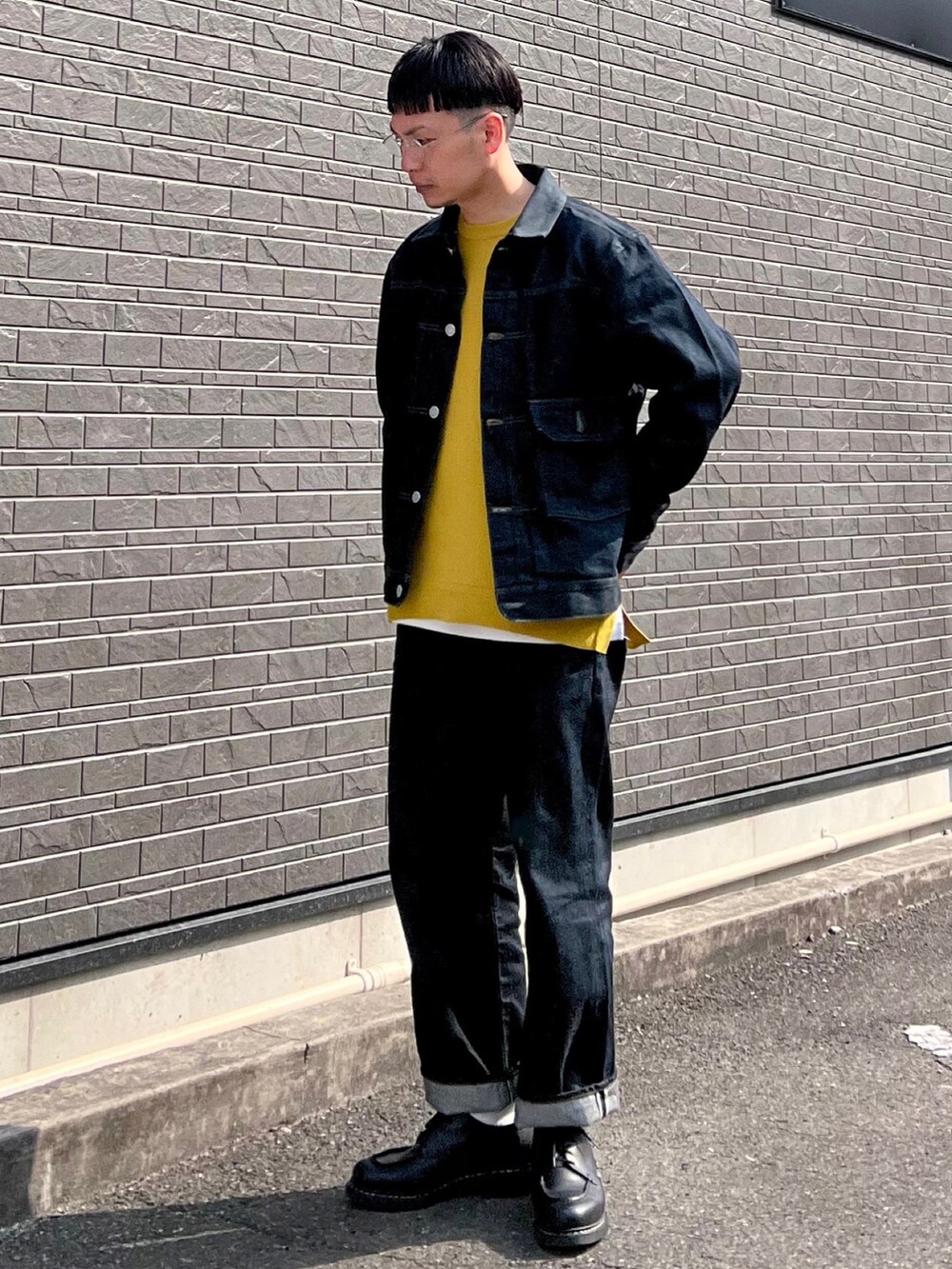 「春服デビュー宣言、シンプルコーデ、きれいめカジュアル、ビッグシルエット、プチプラ、春服みてみて、デニムジャケット、休日コーデ、メガネ男子、セットアップ、デニム、休日スタイル」|「SPINNS VINTAGEのアイテム(デニムジャケット、ブルー系)」を使った、 松波 侑亮さん(メンズ・164cm)の春コーディネートの2枚目の写真