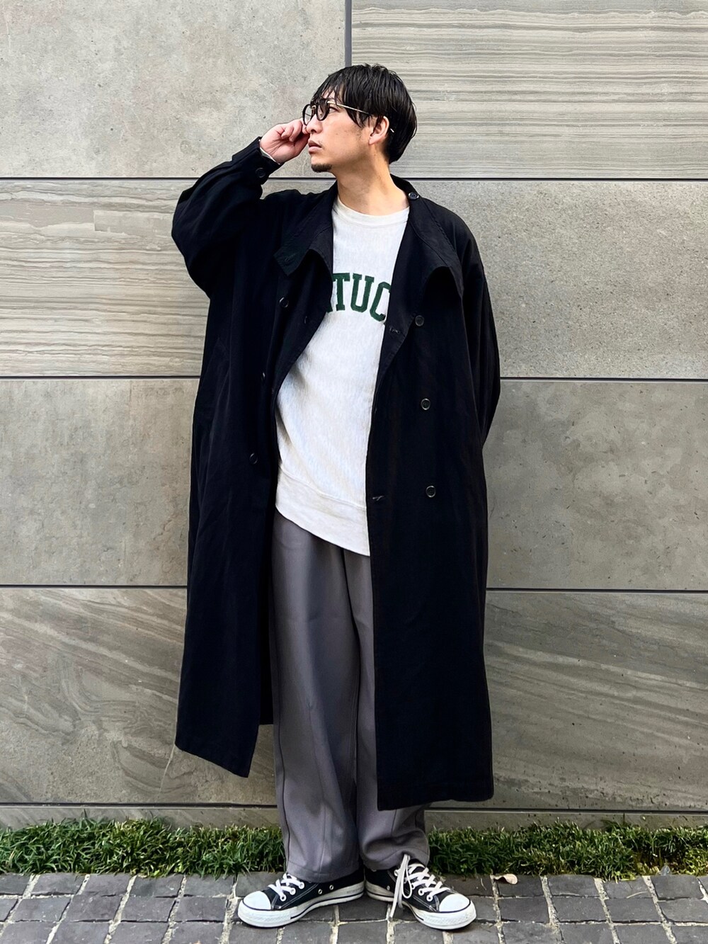 「古着MIX、LEE、Lee、leejapan、Wrangler」|「Wranglerの【WEB限定】Wrangler WRADPANTS ツータックテーパード ドレープ ワイドスラックス(スラックス、グレー系)」を使った、 松波 侑亮さん(メンズ・164cm)の秋コーディネートの2枚目の写真