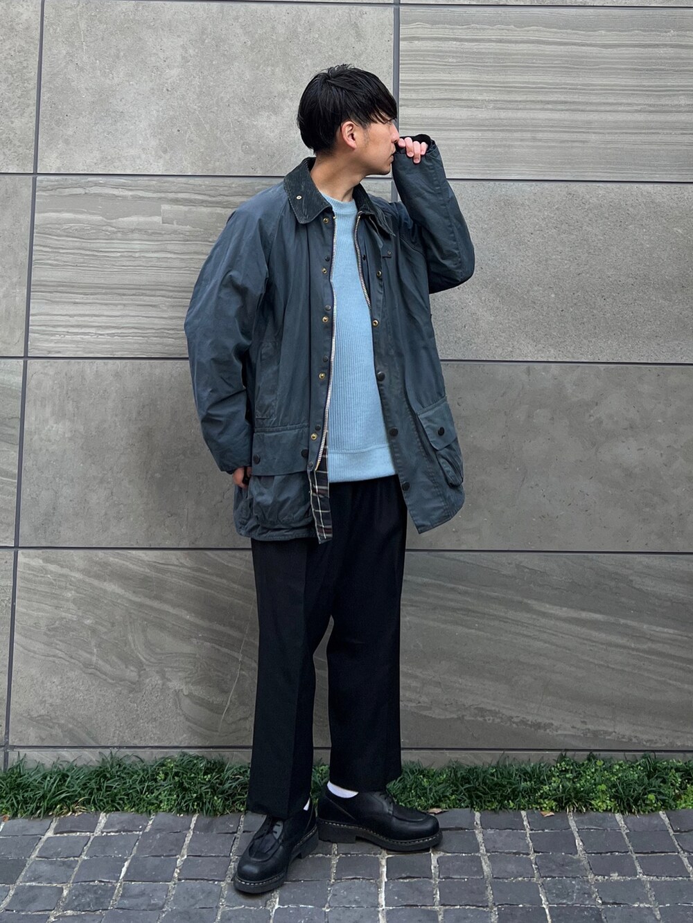 「cbcrestbridge、cbクレストブリッジ、クレストブリッジ、crestbridge、barbour、きれいめカジュアル、シンプルコーデ、秋冬コーデ、冬コーデ、ブーツ、革靴、古着MIX、ビッグシルエット、プチプラ、コート」|「CB CRESTBRIDGEのヨークチェックワッフルロンT(Tシャツ/カットソー、ブルー系)」を使った、 松波 侑亮さん(メンズ・164cm)の秋コーディネートの2枚目の写真