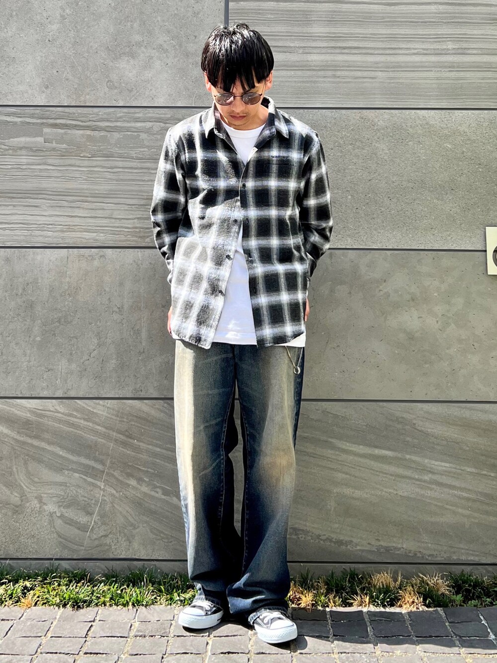 「joker、PR、JOKERアンバサダー、提供、エドウィン、edwinjapan、edwin」｜「SOMEDIFFの【SOMEDIFF】ピグメント加工オンブレチェックネルシャツ メンズ ブロックチェック 長袖シャツ ビッグシルエット 秋服（シャツ/ブラウス、ブラック系）」を使った、 松波 侑亮さん（メンズ・164cm）の秋コーディネートの3枚目の写真