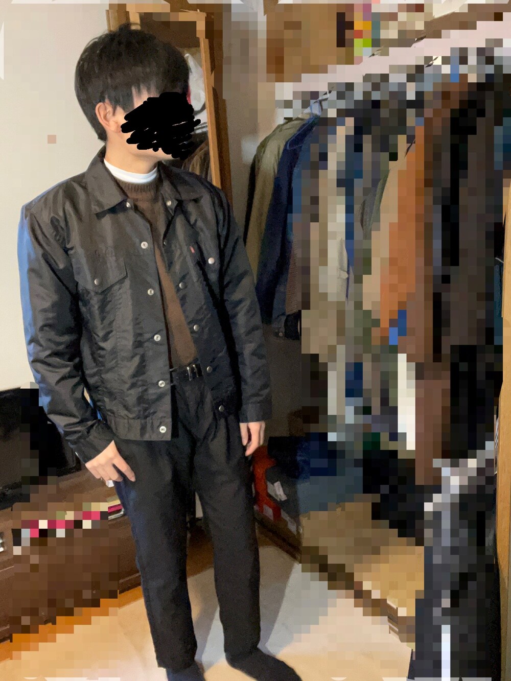 「シンプル、大人コーデ、大人カジュアル、ブラック、スラックス」｜「THE SHOP TK のアイテム（ニット/セーター、ブラウン系）」を使った、ヒルネムさん（メンズ・172cm）の冬コーディネートの2枚目の写真