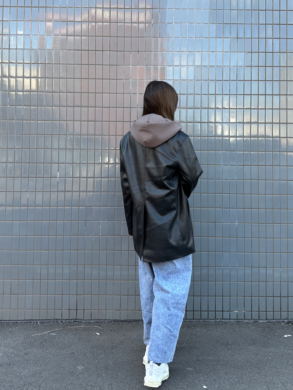 「TODAYFULのEcoleather Soutiencollar Jacket（テーラードジャケット、ブラック系）」を使った、chipipi07さん（レディース・155cm）の冬コーディネートの2枚目の写真