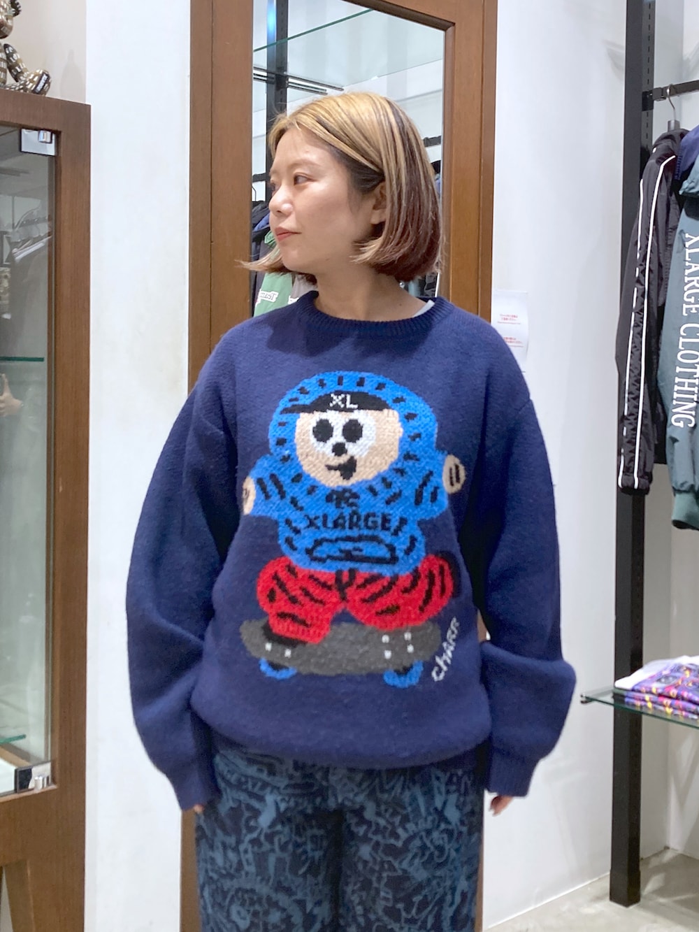 「XLARGE、ニット、ニットコーデ、おしゃれさんと繋がりたい、いいね、save、フォローお願いします🤑」｜「XLARGEのBOY CREWNECK KNIT（ニット/セーター、ブルー系）」を使った、沼田亜樹さん（レディース・156cm）の秋コーディネートの3枚目の写真