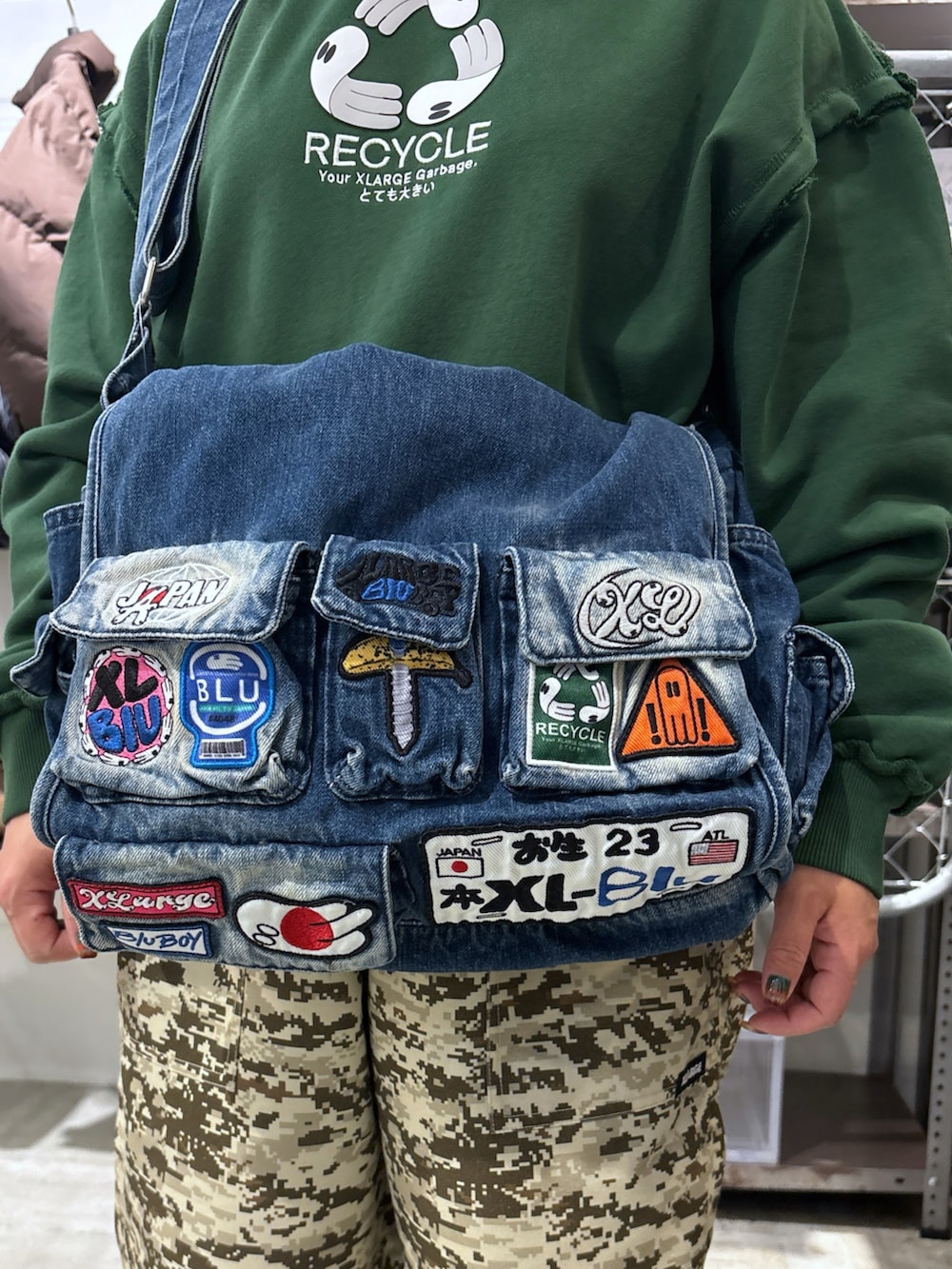 「今日のコーデ、春色、春服コーデ、いいね、save、フォローお願いします🤑、おでかけコーデ、XLARGE、ストリート、低身長、低身長コーデ」｜「XLARGEのWAFFLE HAT（ハット、ブラック系）」を使った、沼田亜樹さん（レディース・156cm）の春コーディネートの3枚目の写真