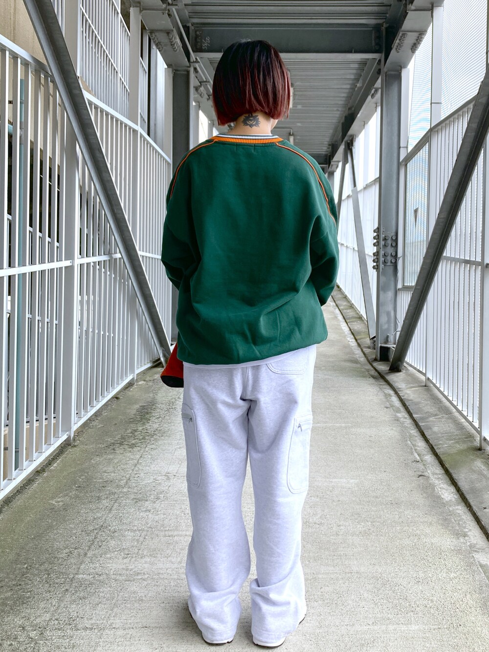 「秋服、カジュアルコーデ、オトナ女子、XLARGE、スニーカー、いいね、save、フォローお願いします🤑、低身長女子、低身長コーデ、楽チンコーデ」｜「XLARGEのACTIVE JACKET（その他アウター、オレンジ系）」を使った、沼田亜樹さん（レディース・156cm）の秋コーディネートの3枚目の写真