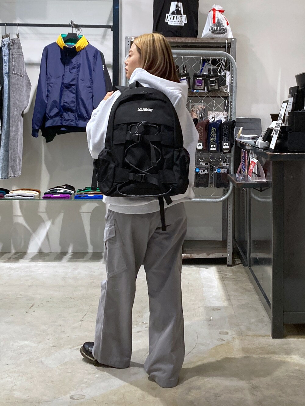 「150cm台コーデ、おしゃれさんと繋がりたい、XLARGE、ストリート、いいね、save、フォローお願いします🤑、低身長コーデ」｜「XLARGEのOG KNIT CARDIGAN（ニット/セーター、グリーン系）」を使った、沼田亜樹さん（レディース・156cm）の秋コーディネートの4枚目の写真