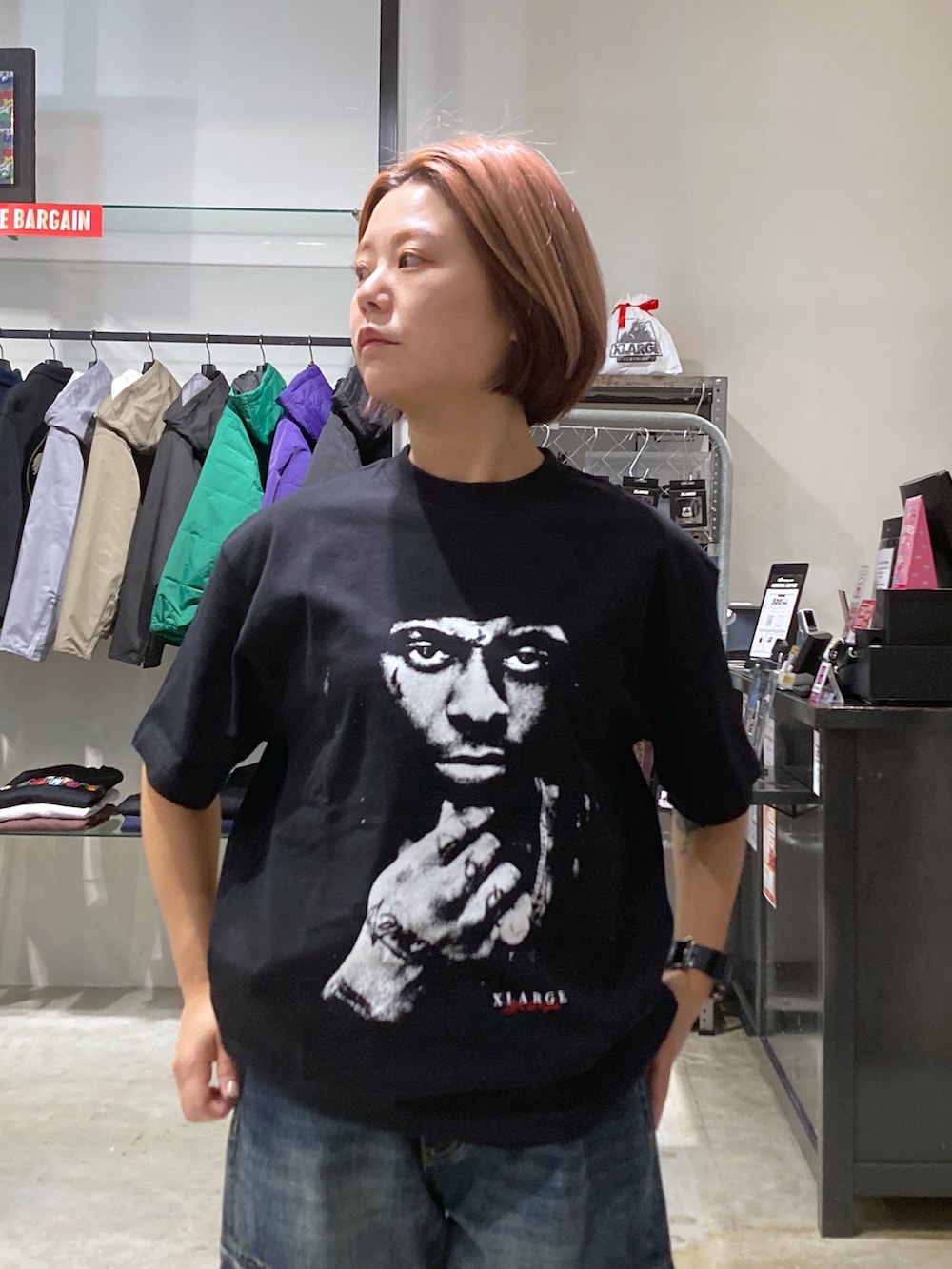 「シンプル、休日スタイル、XLARGE、いいね、save、フォローお願いします🤑、ストリート、低身長、低身長コーデ、低身長女子」｜「XLARGEのXLARGE×LIL WAYNE S/S TEE（Tシャツ/カットソー、ブラック系）」を使った、沼田亜樹さん（レディース・156cm）の冬コーディネートの3枚目の写真