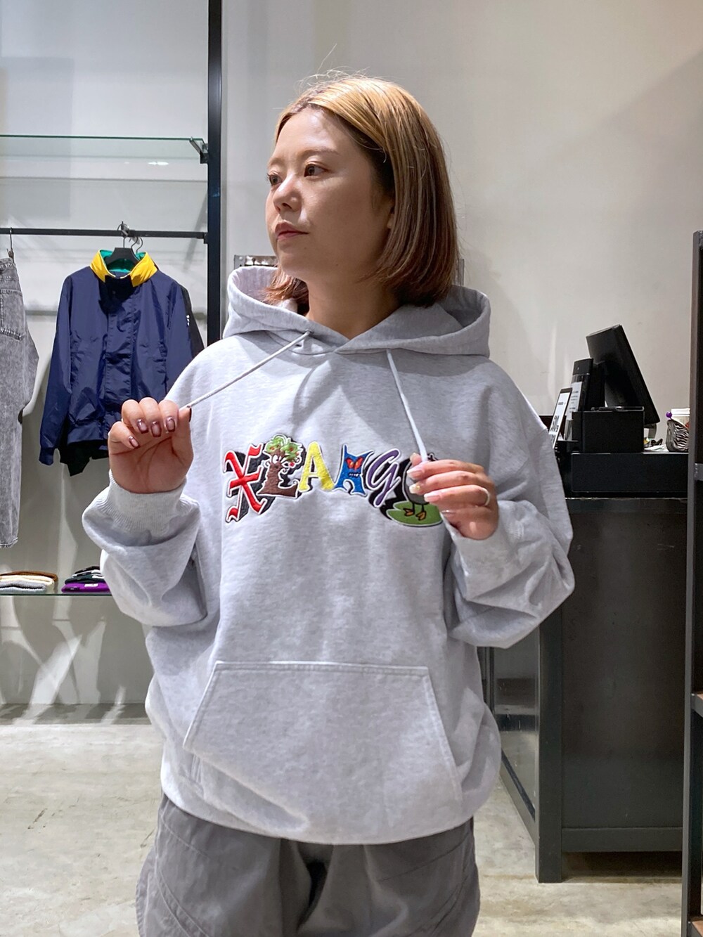 「150cm台コーデ、おしゃれさんと繋がりたい、XLARGE、ストリート、いいね、save、フォローお願いします🤑、低身長コーデ」｜「XLARGEのOG KNIT CARDIGAN（ニット/セーター、グリーン系）」を使った、沼田亜樹さん（レディース・156cm）の秋コーディネートの5枚目の写真