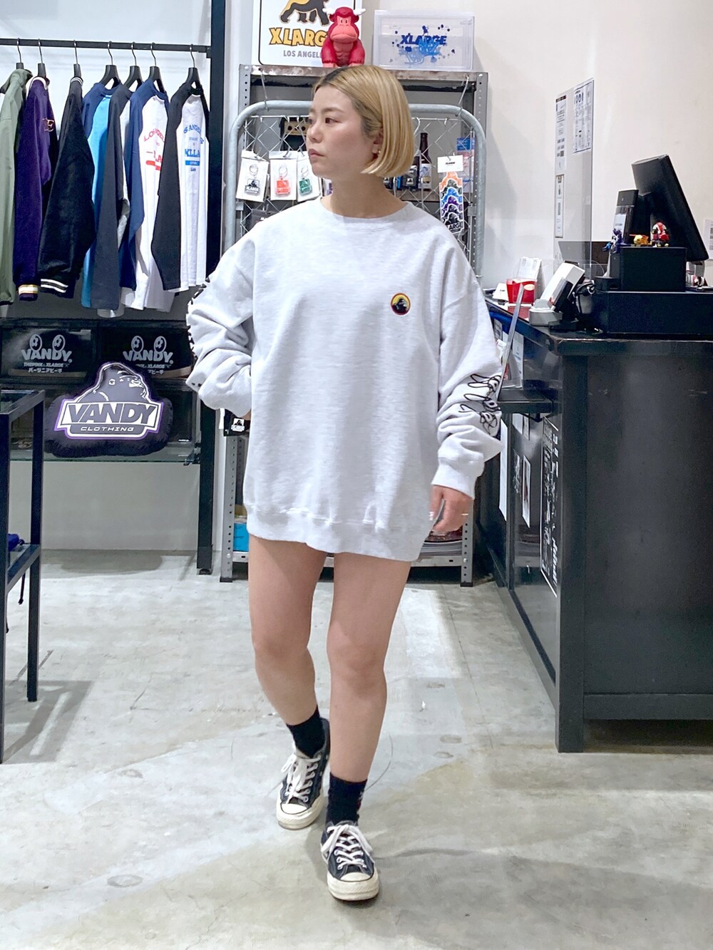 「XLARGE、xlarge、xlarge＿snap、ストリート、ストリート女子、低身長、低身長コーデ、スウェット、春コーデ」｜「XLARGEのアイテム（ベスト、ブラック系）」を使った、沼田亜樹さん（レディース・156cm）の春コーディネートの3枚目の写真